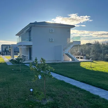 Orman Evi Olivia Skioni Nea Skioni